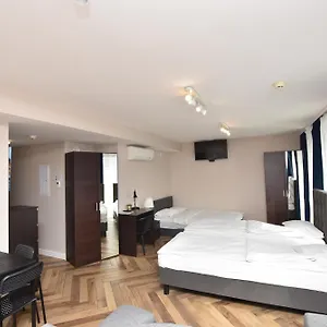 Dukes - Wita Stwosza Apartamento